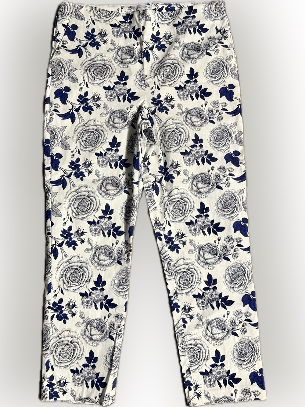 Carolina Belle White and Navy Floral Capris size 14.
